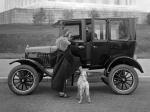 Ford Model T Center Door Sedan 1915 года